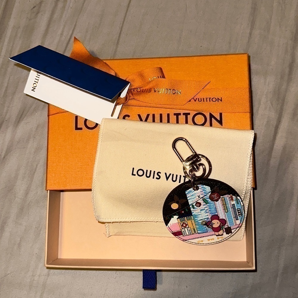 NWT Louis Vuitton 2022 Holiday Illustrate Tokyo Bag Charm & Key Holder // Blue